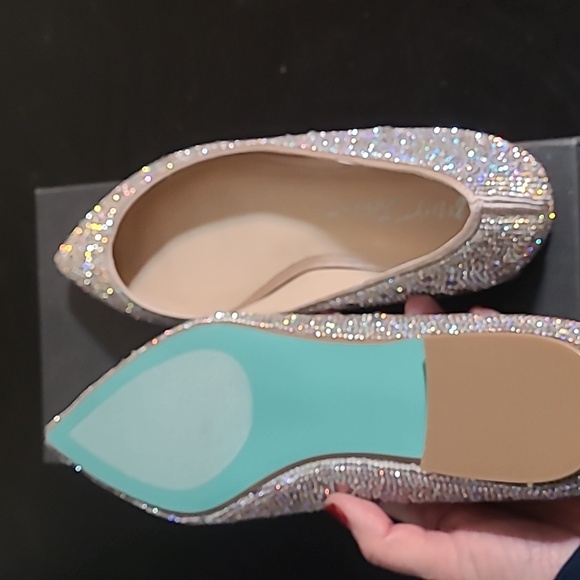 Shoes - Picture 4 of 4